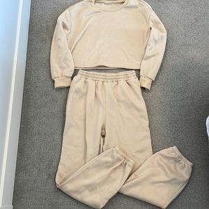 Sweatsuit with cropped sweater